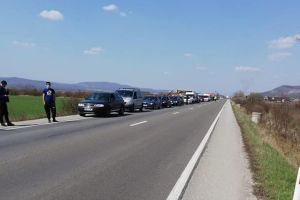 Emoţii pentru 15 mai. Din străinătate continuă să vină mulţi conjudeţeni care speră să scape de carantină