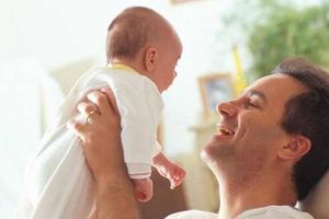 10 Mai 2020: Ziua Tatălui. Prilej de recunoaştere a contribuţiei la viaţa de familie