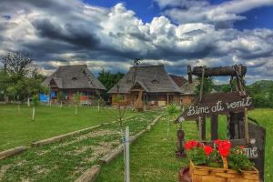 Proprietar de pensiune din Maramureş – „Nu ne putem transforma într-un spital de campanie. Aşteptăm decizii corecte”
