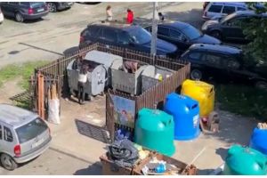 VIDEO Faţa nevăzută a crizei COVID la Sibiu – Oameni care caută prin gunoaie în Terezian