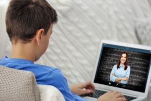 TVR a modificat orarul pentru”Teleşcoală” – Orele de pregătire pentru elevii care dau BAC şi Capacitate, reduse