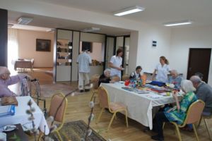 Angajaţi pozitivi Covid la un cămin de vârstnici la Sântioana, cum a putut ajunge virusul în interior