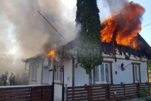 Duminică grea pentru pompieri, care au intervenit la cinci incendii