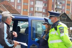 Amenzi şi avertismente aplicate de poliţişti şi jandarmi harghitenilor în weekend