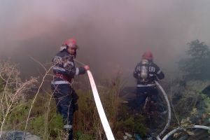 Incendiu la o gheretă din Piaţa Cetate, din cauza unui scurtcircuit