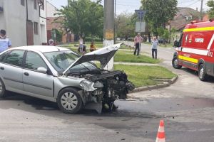 Două maşini avariate în urma unui accident, la Timişoara