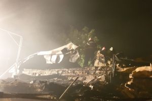 A fost deazastru la Galati in noaptea asta. Case si un de pozit de materiale distruse de foc