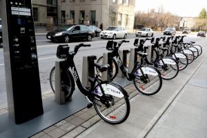 Mobilitate alternativă – Sibiul va avea peste 40 de centre pentru închirierea de biciclete