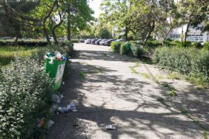 Ploiestiul fara primar/ Mizerie de nedescris într-un parc din Ploieşti