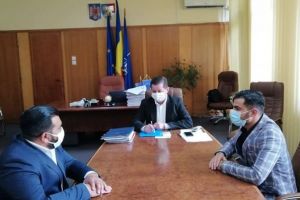 Prefectura a decis realizarea unei baze de date pentru rezolvarea problemelor comunităţilor de romi din Vrancea!