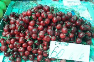 A înnebunit lumea: cireşe la 60 -70 lei/kg