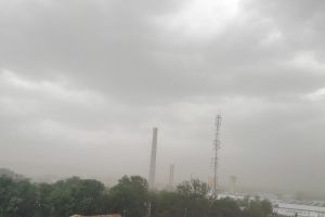 FOTO & VIDEO Nori de praf saharian asupra Botoşaniului. Judeţul nostru este sub alertă COD PORTOCALIU