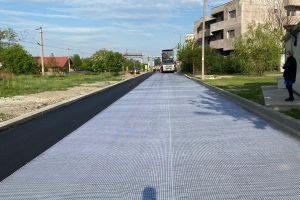 Modernizarea străzii Luca Arbore. Astăzi se toarnă asfalt.