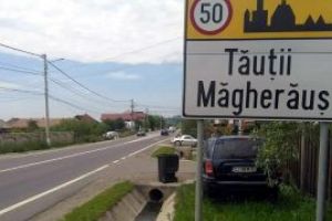 Vandalism: Persoane necunoscute au scris cu vopsea albă diferite mesaje pe peretele exterior al unei biserici din Tăuţii Măgherăuş