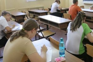 AGIRo: „De ce viitorii medici, profesori îşi pot lua diploma prin examen online, iar pentru copiii de 13 şi 17 ani examenele trebuie organizate în şcoli”