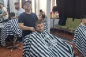 Patronii saloanelor de înfrumuseţare, nerăbdători să îşi repună afacerea pe picioare! Noile reguli, reflectate în scumpirea serviciilor