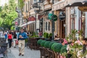 Se redeschide parţial comerţul după 15 mai. Ce magazine sunt vizate