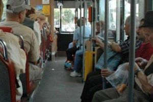 Cluj: Pensionarii cu mai mult de 2.400 de lei pensie nu mai pot circula gratuit pe transportul în comun