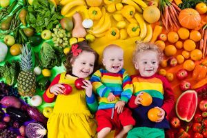 Câte calorii trebuie să consume un copil în funcţie de vârstă