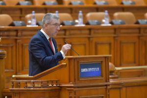 Deputatul Floroiu trage un semnal de alarma în privinţa distrugerilor provocate de mistreţii din fondurile de vânătoare