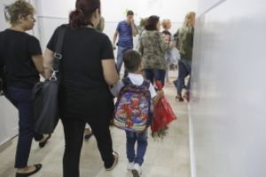 Vot DECISIV în Parlament: Părinţii îşi pot lua ZILE LIBERE şi după 15 mai