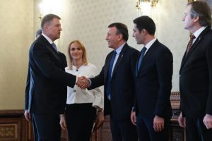Veste rea pentru PNL. Cine este pe locul 2 în topul încrederii la români, după Iohannis