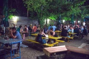 Mall-urile mici şi terasele pot fi DESCHISE în Starea de Alertă: Legea care instituie starea de alertă a fost modificată din nou