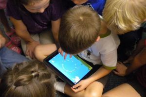 Aproape 800 de tablete vor fi cumpărate de Primăria Suceava pentru elevi şi profesori