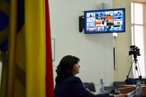 In premiera pentru invatamantul constantean:   235 de directori si inspectori scolari s-au aflat in direct, on line, cu ministrul Monica Anisie