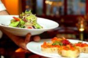 Redresarea turismului cu restaurantele închise nu prea merge: „Cu termosul, Eugenia şi slănina în valiză nu se poate”