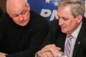 „Domnule Ioan Popa, Marcel Vela, Rareş Bogdan, cum rămâne cu asigurările pe care mi le-aţi dat că în acest partid e ok şi el doreşte binele ţării?”
