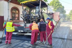 Constanta. Echipele Confort Urban intervin pe strada Anghel Saligny