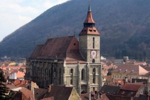 Biserica Neagră îşi deschide porţile din 16 mai