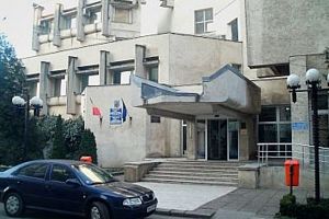 Primăria Satu Mare redeschide instituţiile: Termometre la intrare