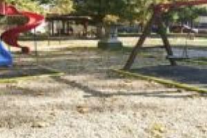 Relaxare cu necunoscute! Primăria Lugoj amână montarea circuitelor gonflabile pentru copii în Parcul „George Enescu”