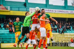 Forestierii continuă să viseze la Liga a II-a după ce băcăuanii de la Aerostar au anunţat ...