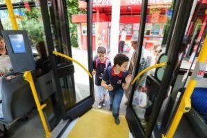 Toţi elevii vor beneficia de transport public gratuit. Pentru anul şcolar 2019-2020, cadrelor didactice care susţin examenul pentru definitivare li se recunoaşte nota obţinută la ultima inspecţie la clasă