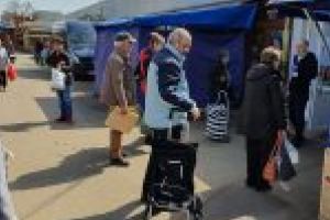 Începând cu data de 15.05.2020, este permisă circulaţia persoanelor în afara locuinţei/gospodăriei, în interiorul localităţilor, cu respectarea măsurilor de prevenire a răspândirii infecţiei