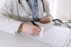 Pacienţii vor putea beneficia de consultaţii la distanţă şi în următoarele luni