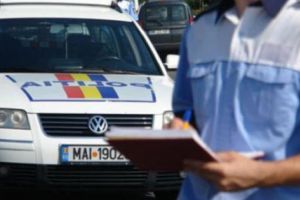 Atenţie! Ce puteţi risca dacă aţi filmat sau aţi fotografiat un om al legii