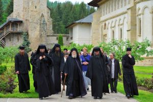 31 de călugări de la Mănăstirea Putna, între care şi stareţul, diagnosticaţi cu Covid-19