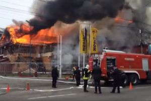 „Afaceristul” care i-a înşelat pe locatarii blocului de lângă Monte Carlo, mutat din arestul poliţiei în arest la domiciliu