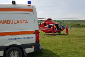 Copil de 3 ani în comă după ce s-a spânzurat accidental într-un gard în timp ce se juca