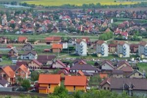 DILEMĂ. Ce scriu în declaraţie locuitorii din Sântana de Mureş care merg la shopping în Târgu Mureş?