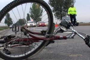 ACCIDENT GRAV LA HÂRSEŞTI, BICICLIST ÎN STOP CARDIO-RESPIRATOR