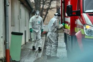 Un bărbat şi o femeie din Timiş, infectaţi cu coronavirus, au murit. Bilanţul victimelor ajunge la 1070