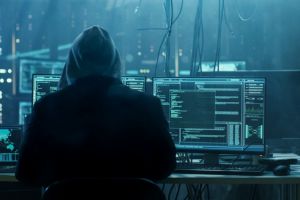 Loitură a anchetatorilor din Oradea: Hackeri din 11 judeţe prinşi că spărgeau conturi de Netflix, Facebook  şi site-urile unor instituţii publice