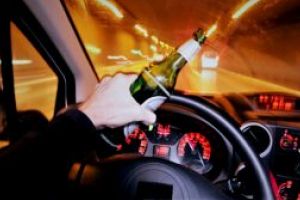 Tupeu maxim: Un tânăr din Maramureş riscă să-şi piardă libertatea după ce s-a urcat băut la volan şi fără să deţină permis