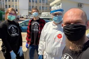 Asociaţia „Beard Brothers” sprijină personalul medical din prima linie, prin campania ...