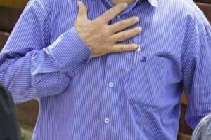 Un angajat al Filarmonicii Botoşani, în scandal cu un chiriaş. Ar fi îmbrâncit o femeie cu bebeluşul în braţe